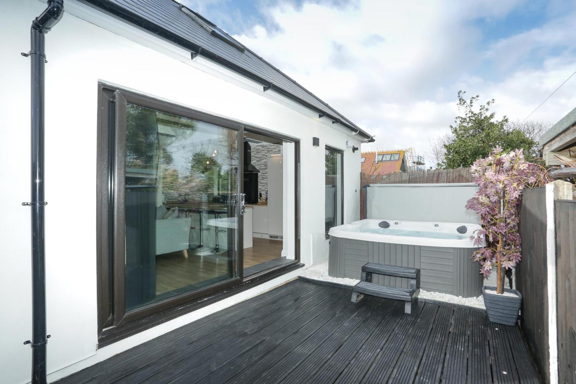 The Broadway Beach House With Hot Tub Herne Bay Εξωτερικό φωτογραφία